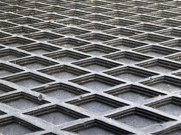 Image of John Deere 560M equipment image 3