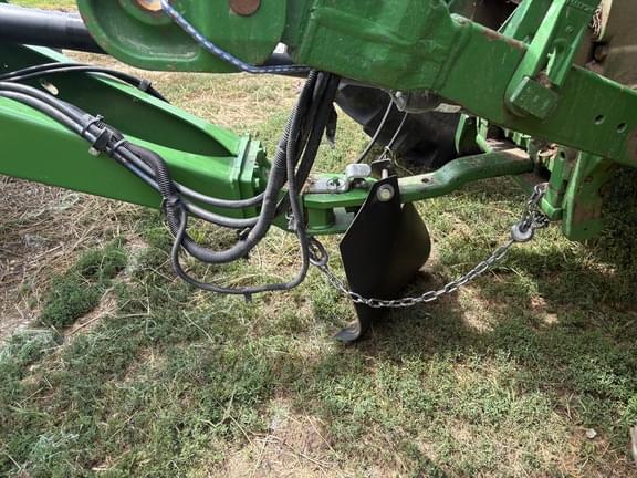 Image of John Deere 560M equipment image 1