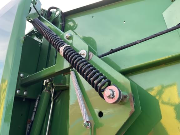 Image of John Deere 560M equipment image 3