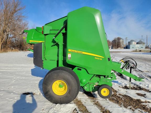 Image of John Deere 560M equipment image 3