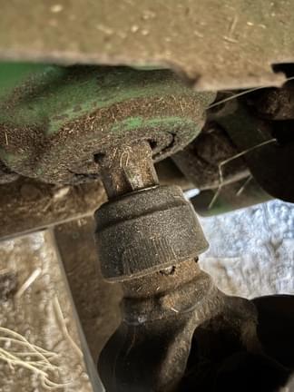 Image of John Deere 560M equipment image 4