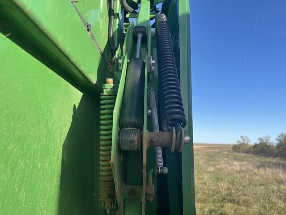 Image of John Deere 560M equipment image 4