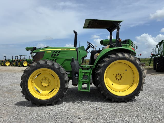 Image of John Deere 6120M equipment image 1