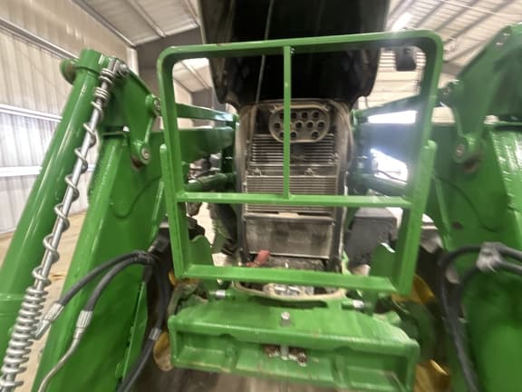 Image of John Deere 6135E equipment image 2