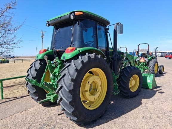 Image of John Deere 6135E equipment image 3