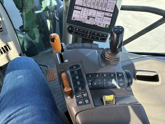 Image of John Deere 6155R equipment image 4