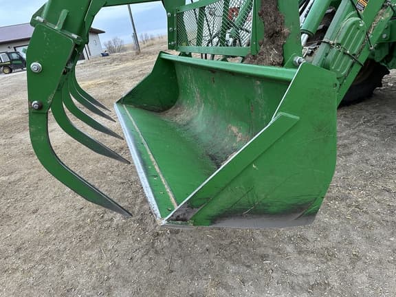 Image of John Deere 6175R equipment image 3