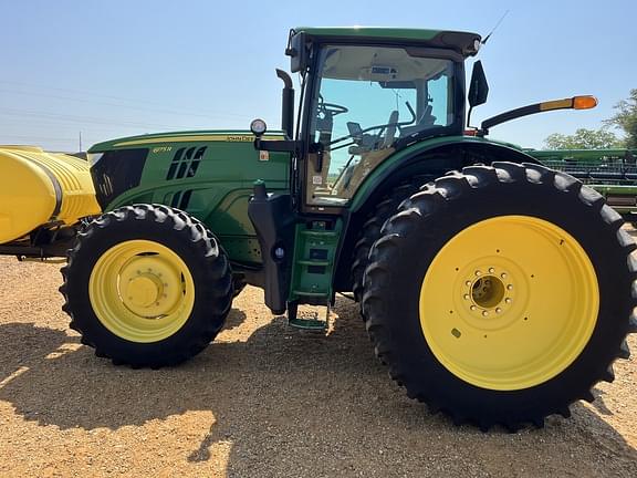 Image of John Deere 6175R equipment image 1