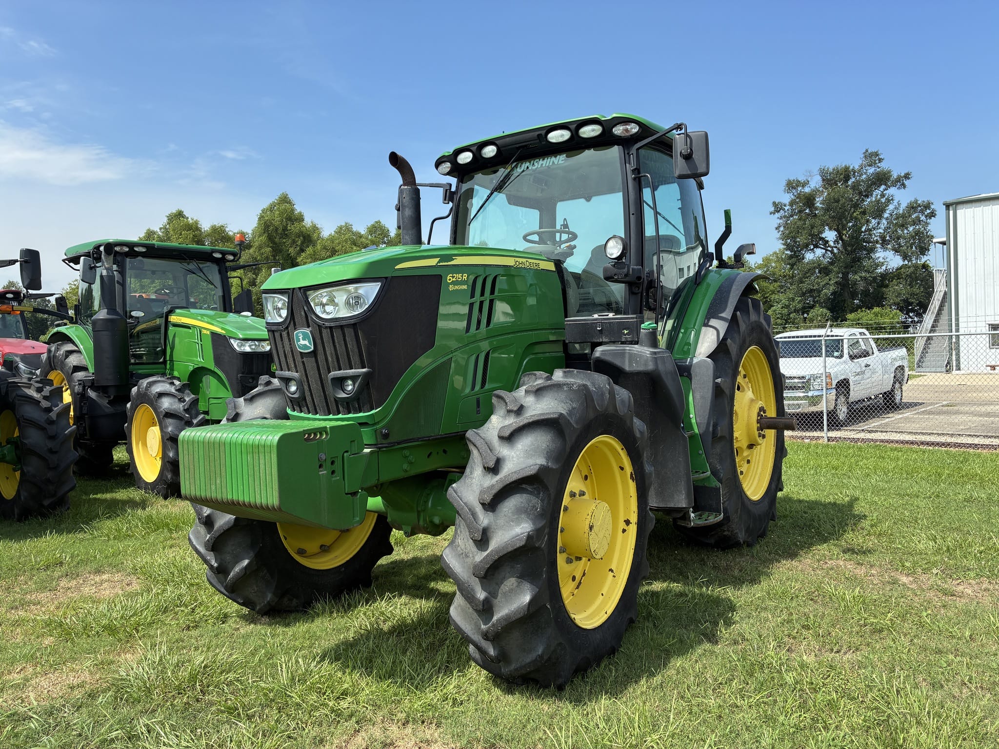 2020 John Deere 6215R Equipment Image0