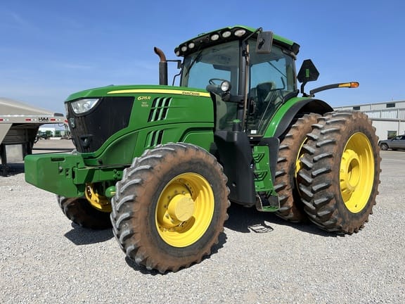 2020 John Deere 6215R Equipment Image0