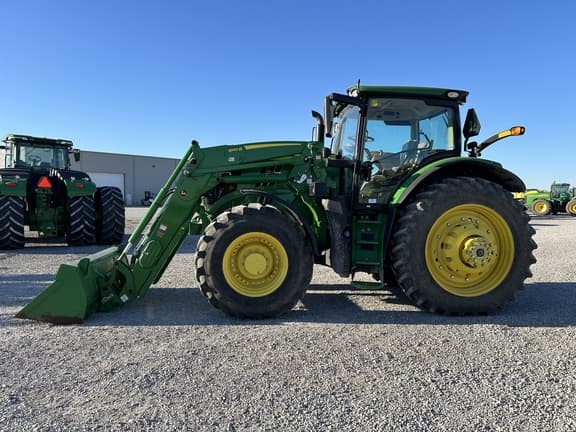 Image of John Deere 6215R equipment image 1