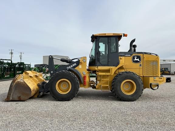 Image of John Deere 624L equipment image 1