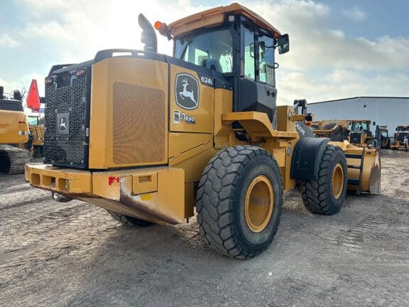 Image of John Deere 624L equipment image 4
