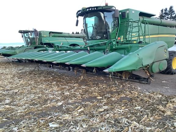 Image of John Deere 712FC equipment image 1