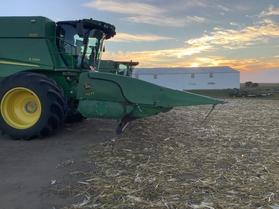 Image of John Deere 712FC equipment image 4