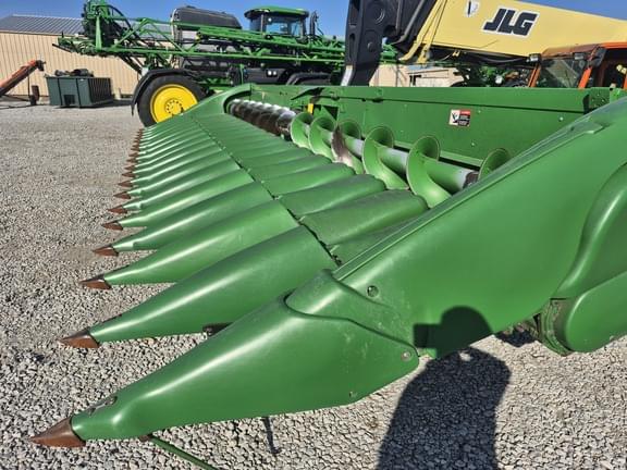 Image of John Deere 718C equipment image 2