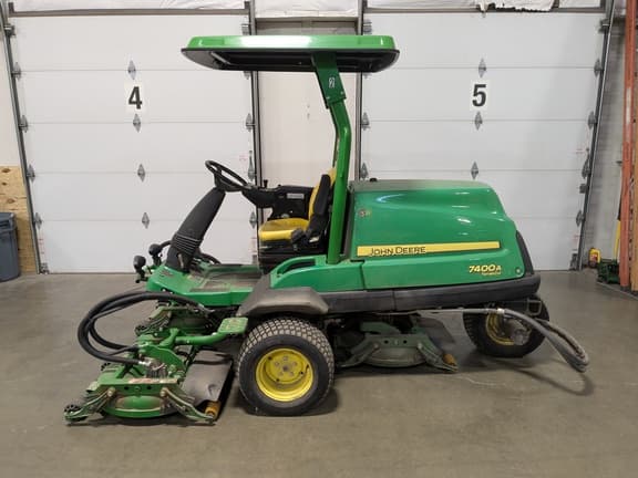 Image of John Deere 7400A equipment image 1