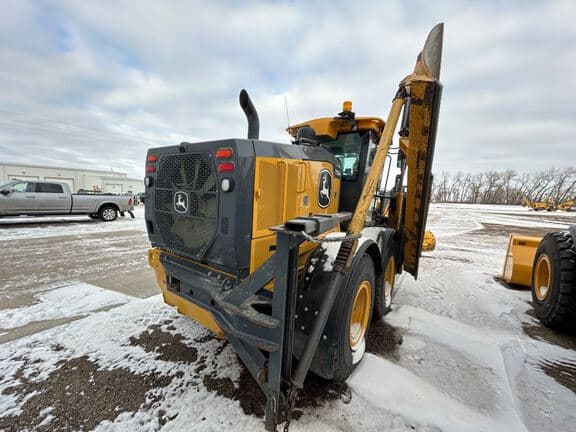 Image of John Deere 772G equipment image 4