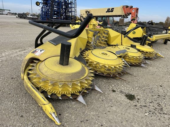 Image of John Deere 778 equipment image 1