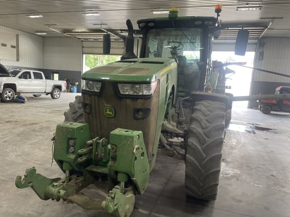 Image of John Deere 8270R equipment image 1