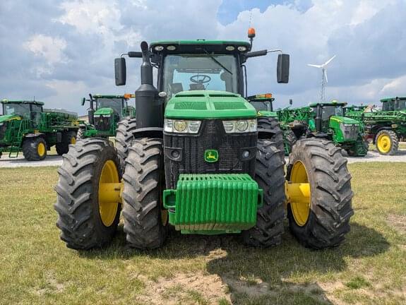 Image of John Deere 8320R equipment image 3