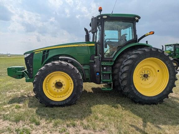 Image of John Deere 8320R equipment image 2