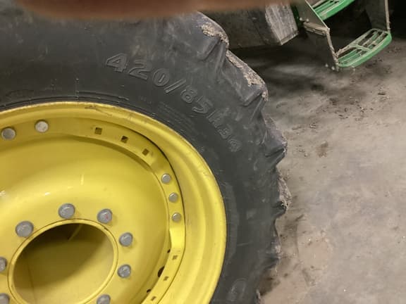 Image of John Deere 8370R equipment image 4