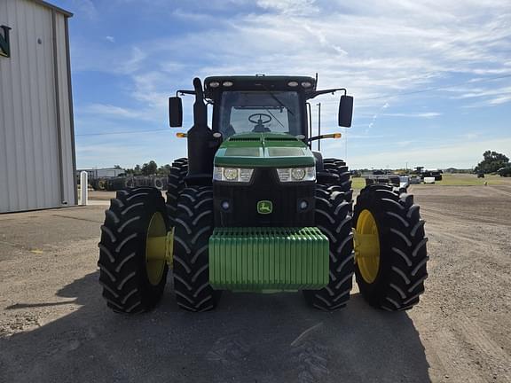 Image of John Deere 8370R equipment image 2