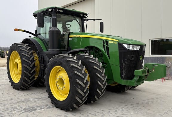 2020 John Deere 8370R Equipment Image0