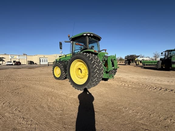 Image of John Deere 8370R equipment image 2