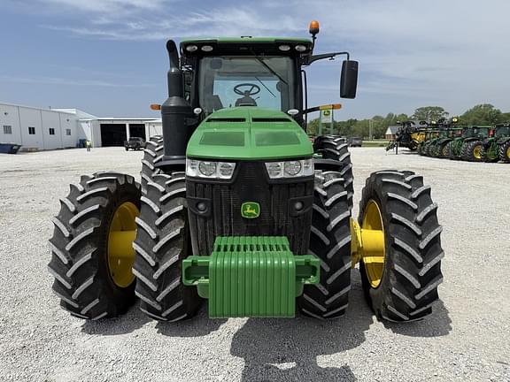 Image of John Deere 8400R equipment image 2