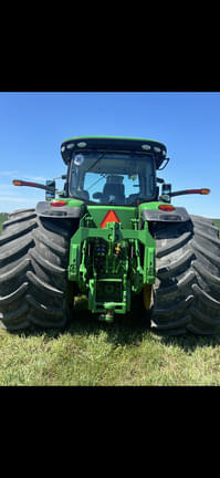 Image of John Deere 8400R equipment image 3