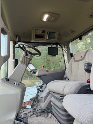 Image of John Deere 8R 250 equipment image 2