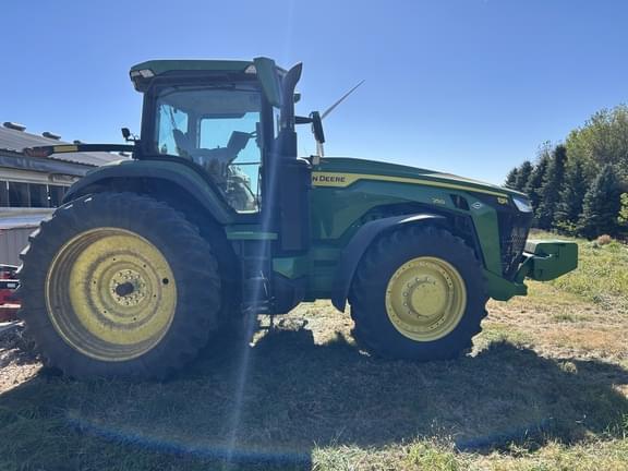 Image of John Deere 8R 250 equipment image 1