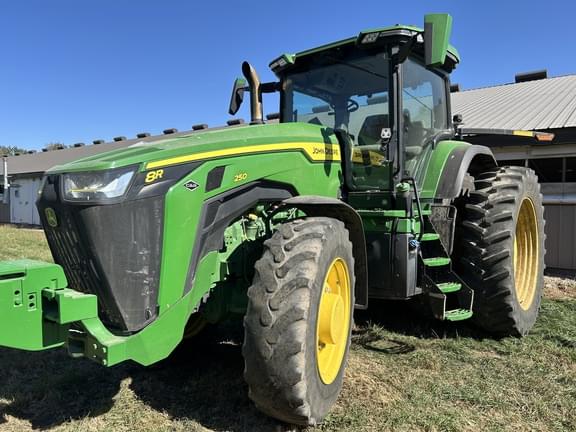 Image of John Deere 8R 250 equipment image 3