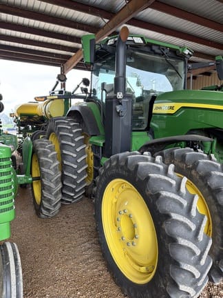 300 - 424 HP Tractors image