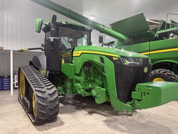 300 - 424 HP Tractors image