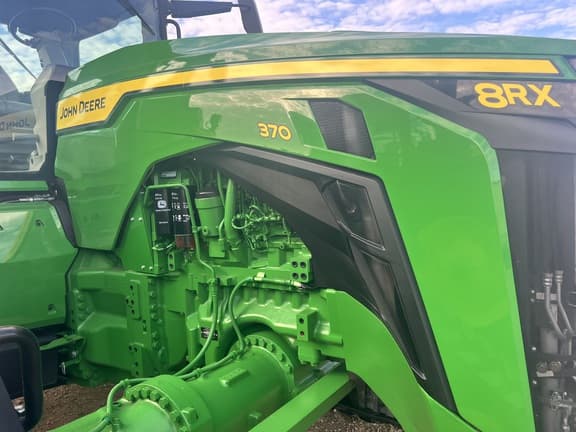 Image of John Deere 8RX 370 equipment image 4
