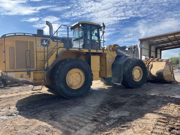 Image of John Deere 944K equipment image 1
