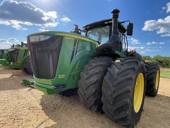 2020 John Deere 9620R Equipment Image0