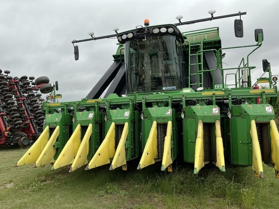 2020 John Deere CP690 Equipment Image0