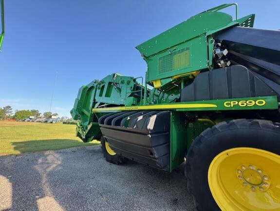 Image of John Deere CP690 equipment image 1