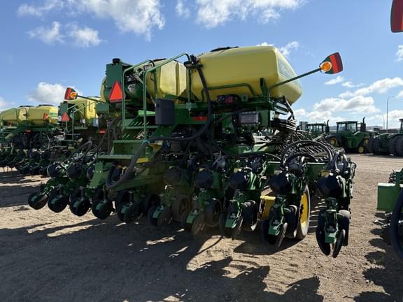 Image of John Deere DB66 equipment image 3