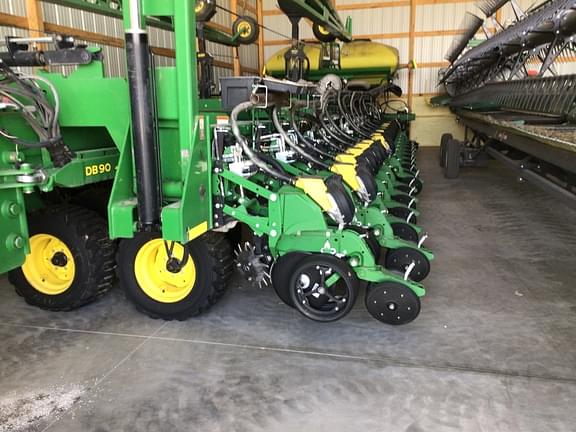 Image of John Deere DB90 equipment image 1