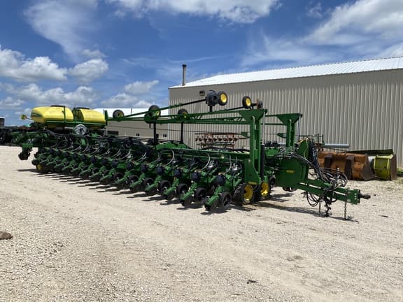 Image of John Deere DB90 equipment image 2