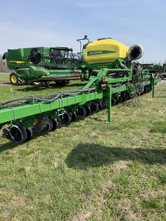 Image of John Deere DR16X equipment image 3