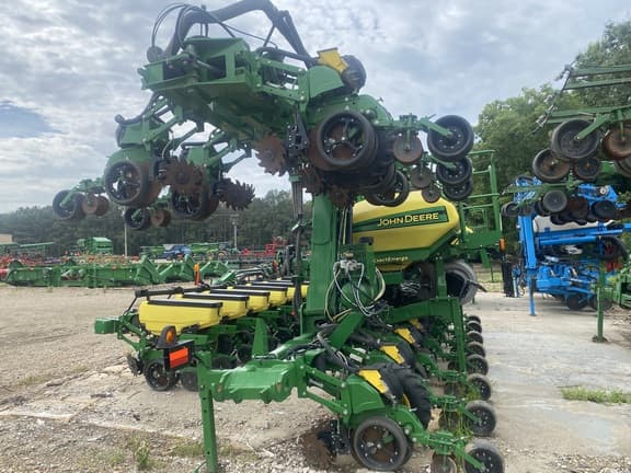 Image of John Deere DR18 equipment image 3