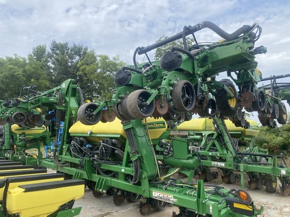 Image of John Deere DR18 Primary image