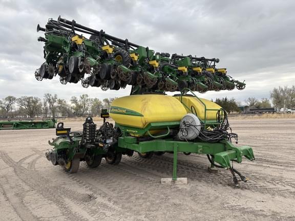 Image of John Deere DR24 Primary image