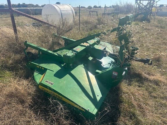 Image of John Deere MX8 equipment image 4